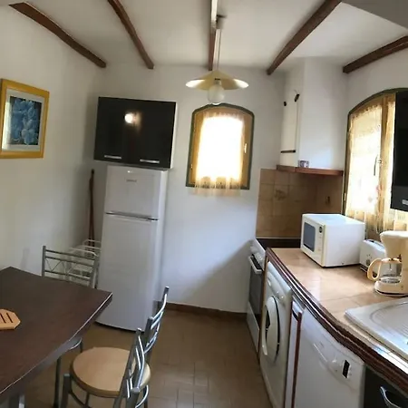De 50m2 En Rez De Jardin - 3 Etoiles アパート
